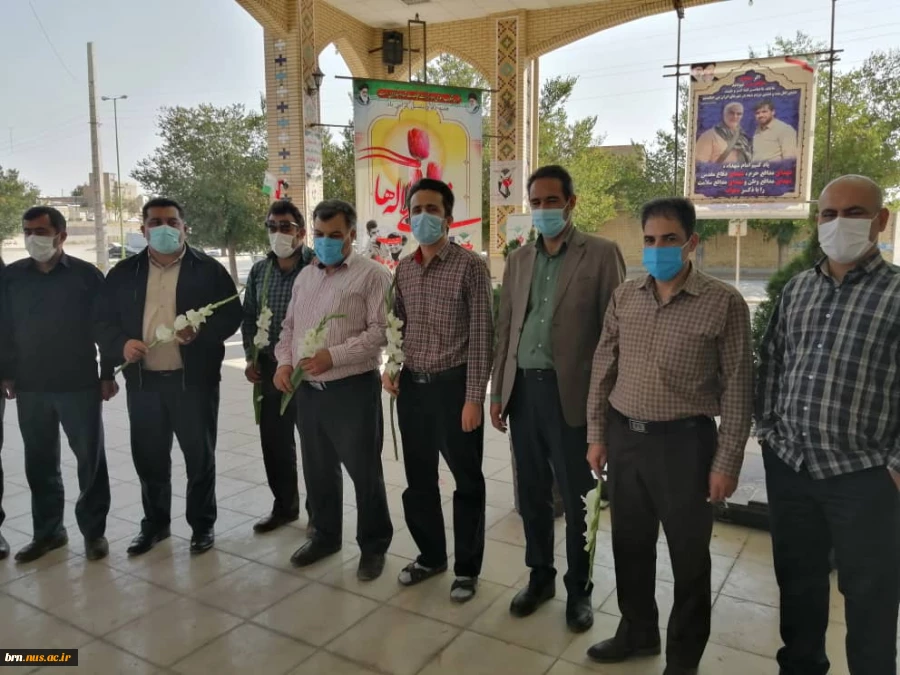 غبار روبی قبور مطهر شهداء شهرستان بروجن توسط کارکنان مرکز به مناسبت بزرگداشت هفته دفاع مقدس 5